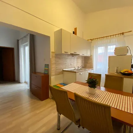 Apartamento Tamara - *