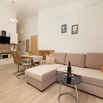 Apartament Tamara - *